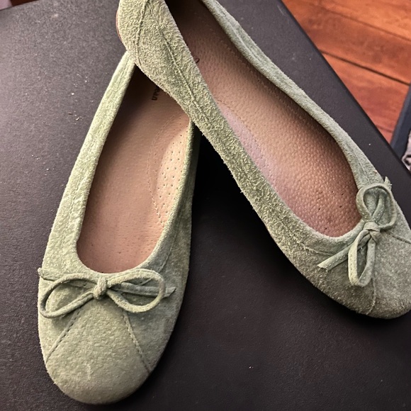 L.L. Bean Women's Green Ballet Flats - Picture 11 of 14